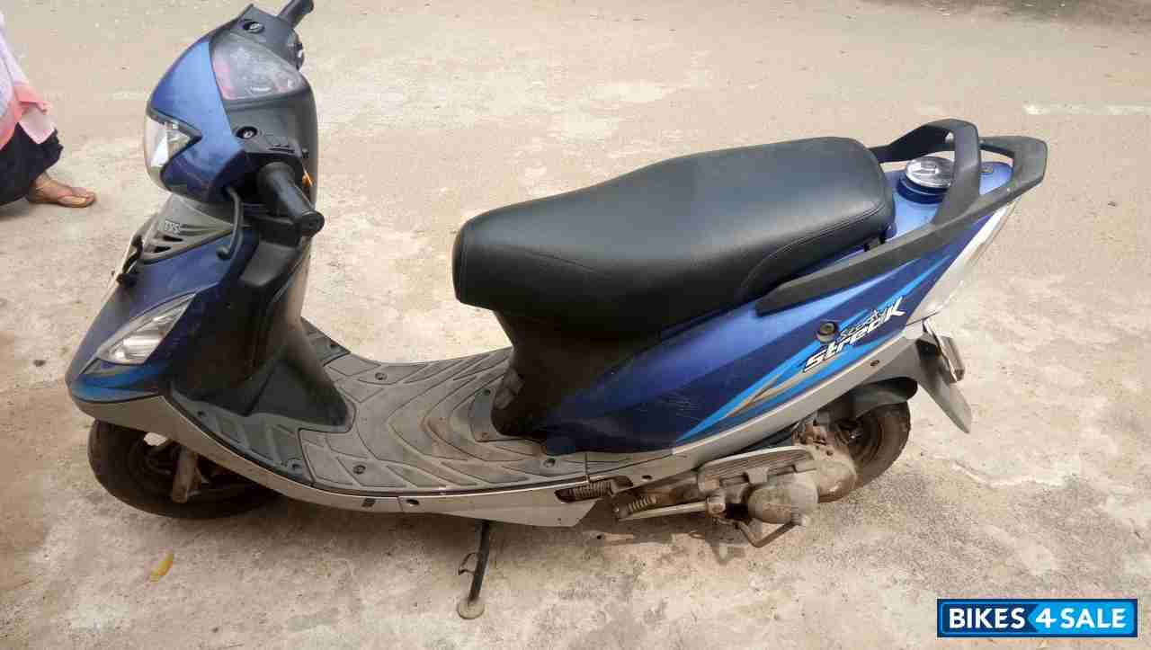 Blue TVS Scooty Streak