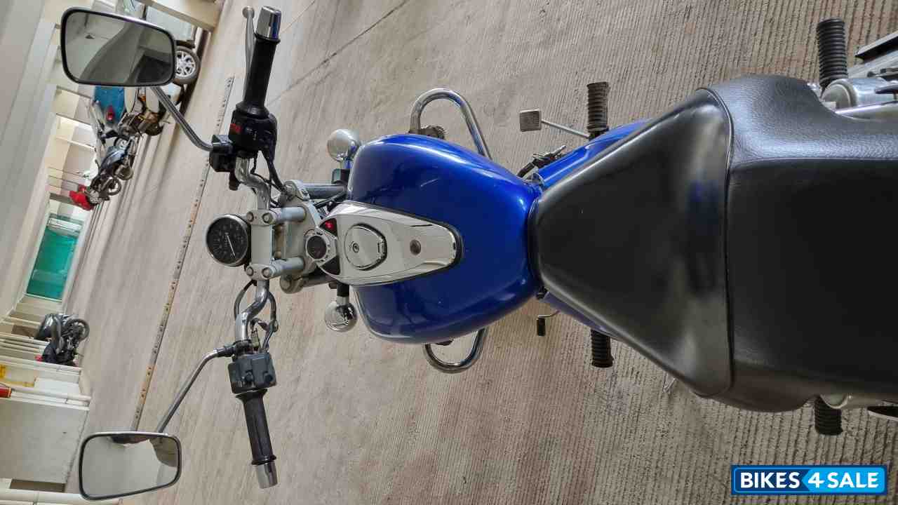 Bajaj Avenger 220 DTS-i