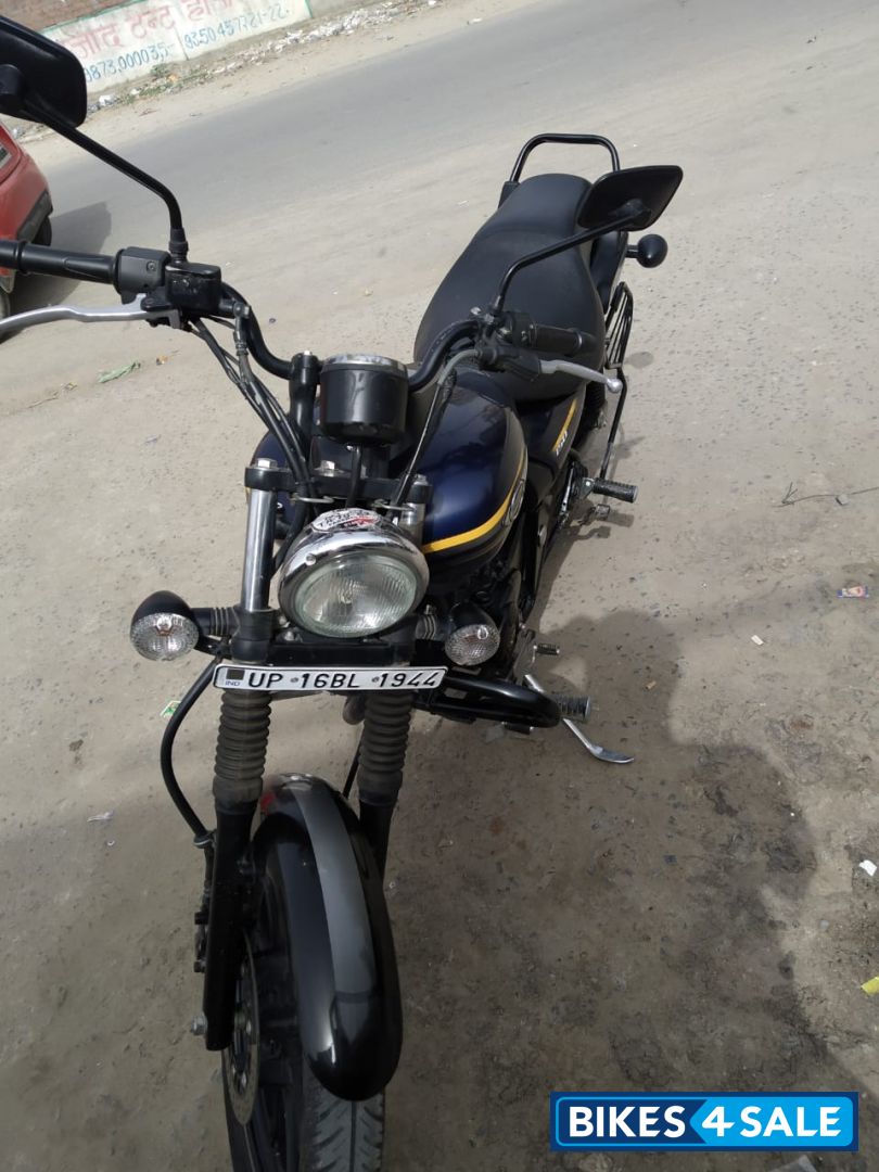 Blue Black Bajaj Avenger Street 150