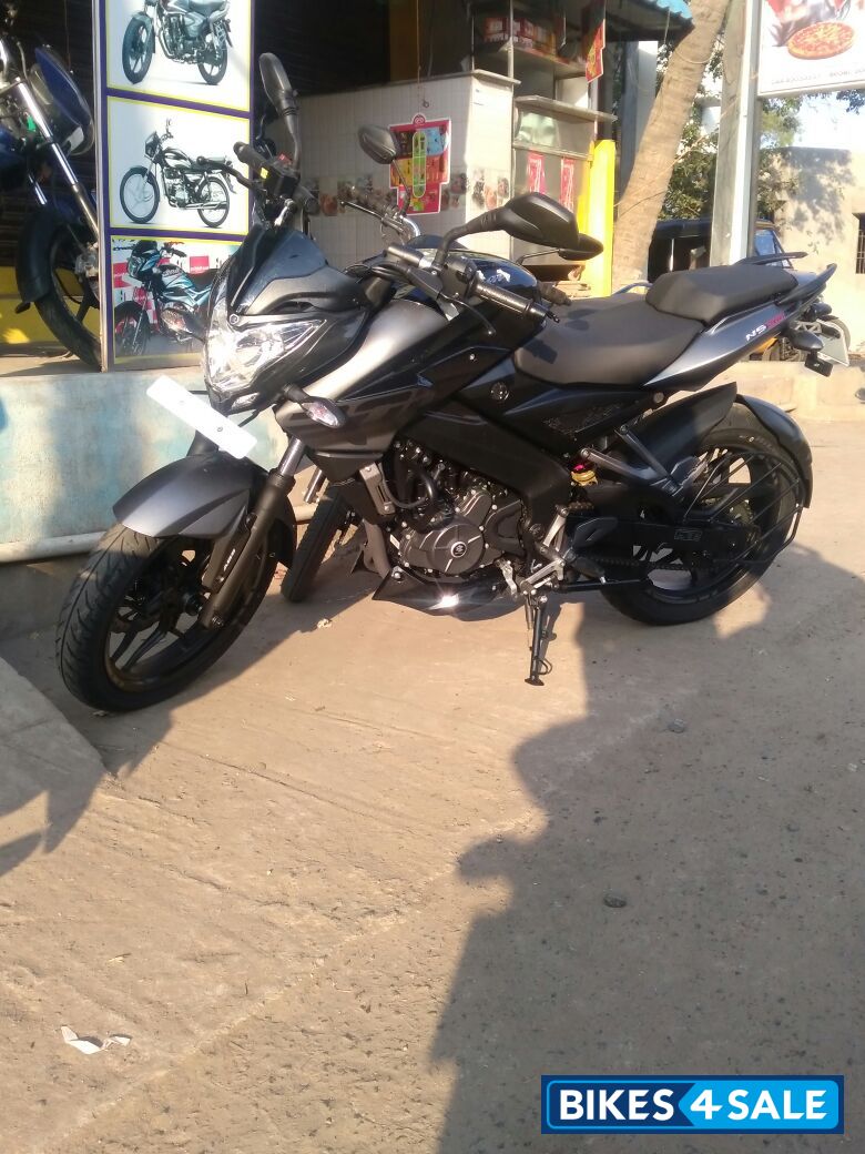 Black Bajaj Pulsar 200 NS ABS