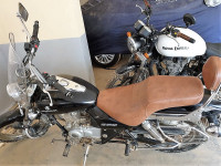 Black Bajaj Avenger 220 DTS-i