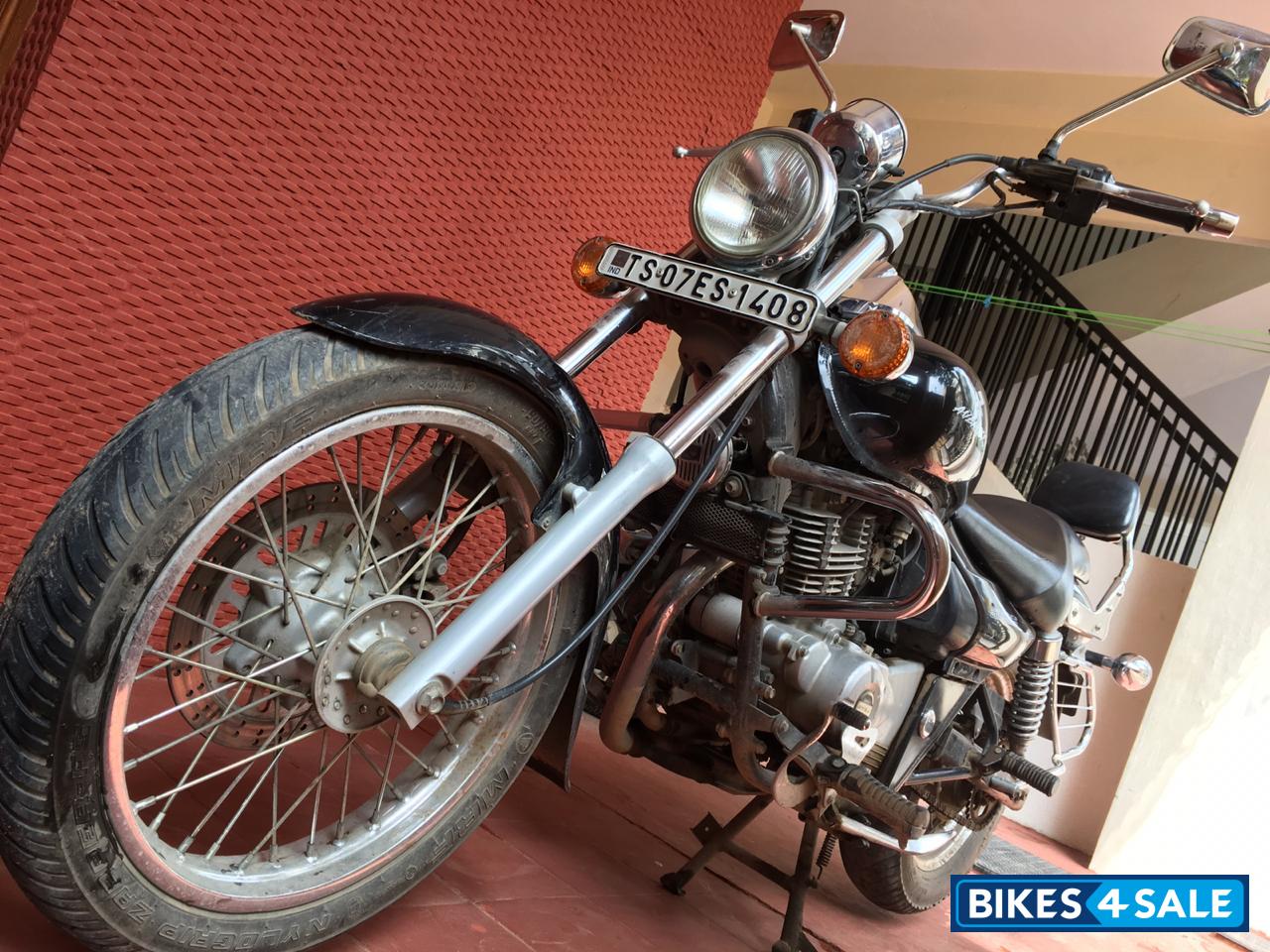 Bajaj Avenger 220 DTS-i Bajaj Avenger 220 DTS-i