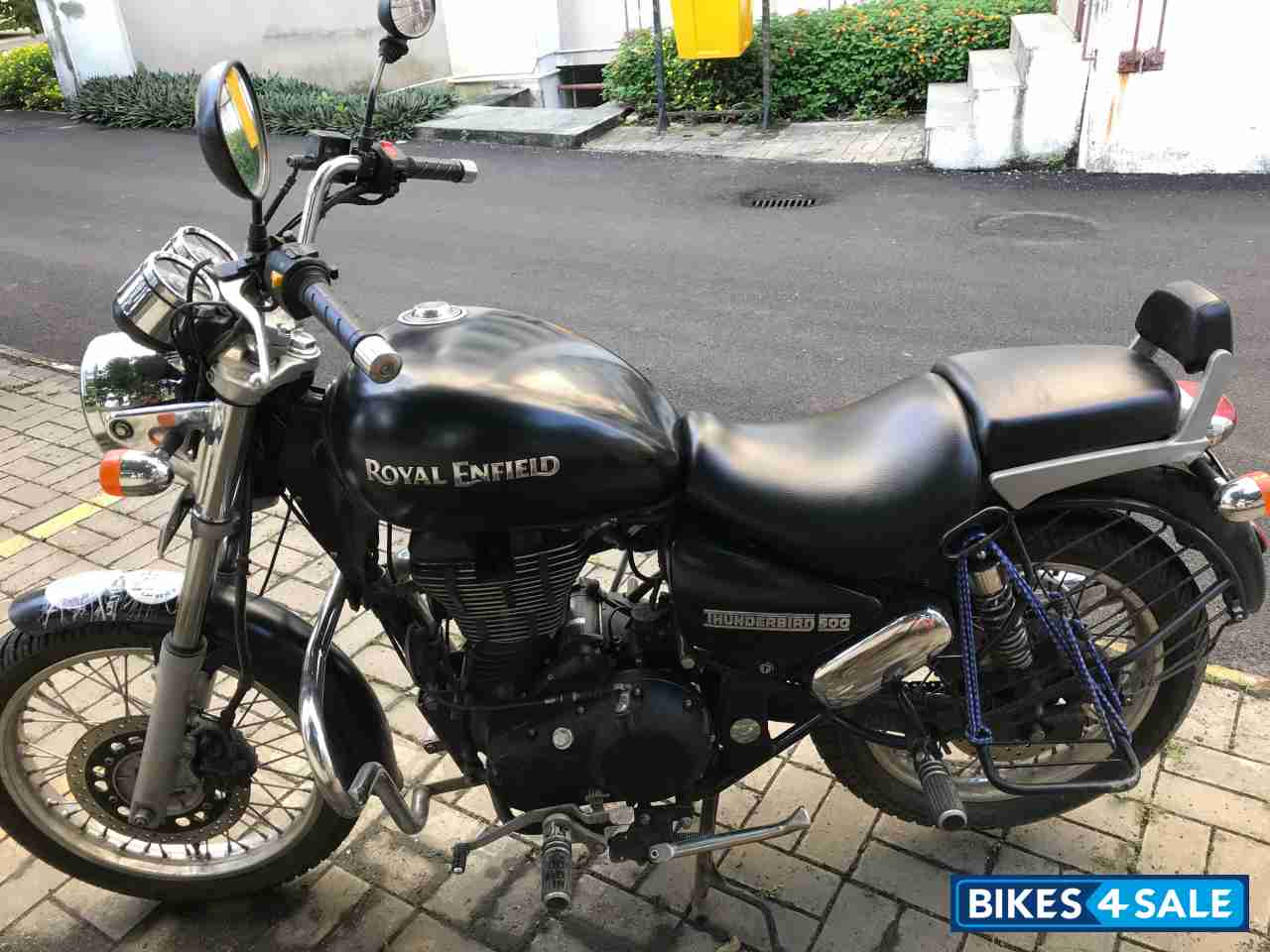 Matte Black Royal Enfield Thunderbird 500