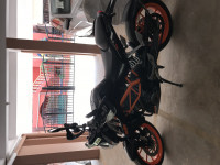 Black KTM Duke 390
