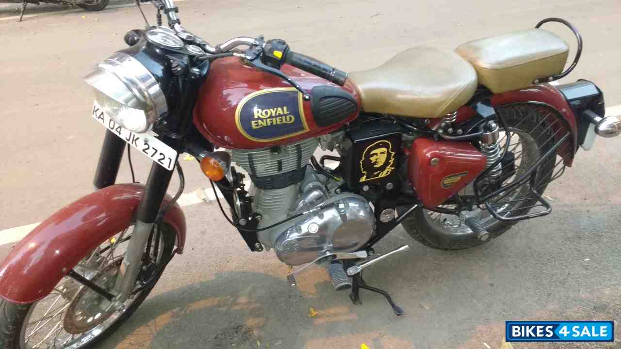 Red Royal Enfield Classic 350