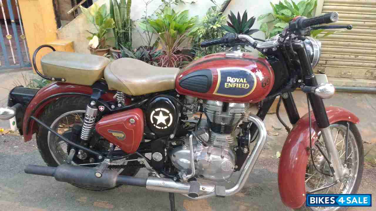 Red Royal Enfield Classic 350 Red Royal Enfield Classic 350