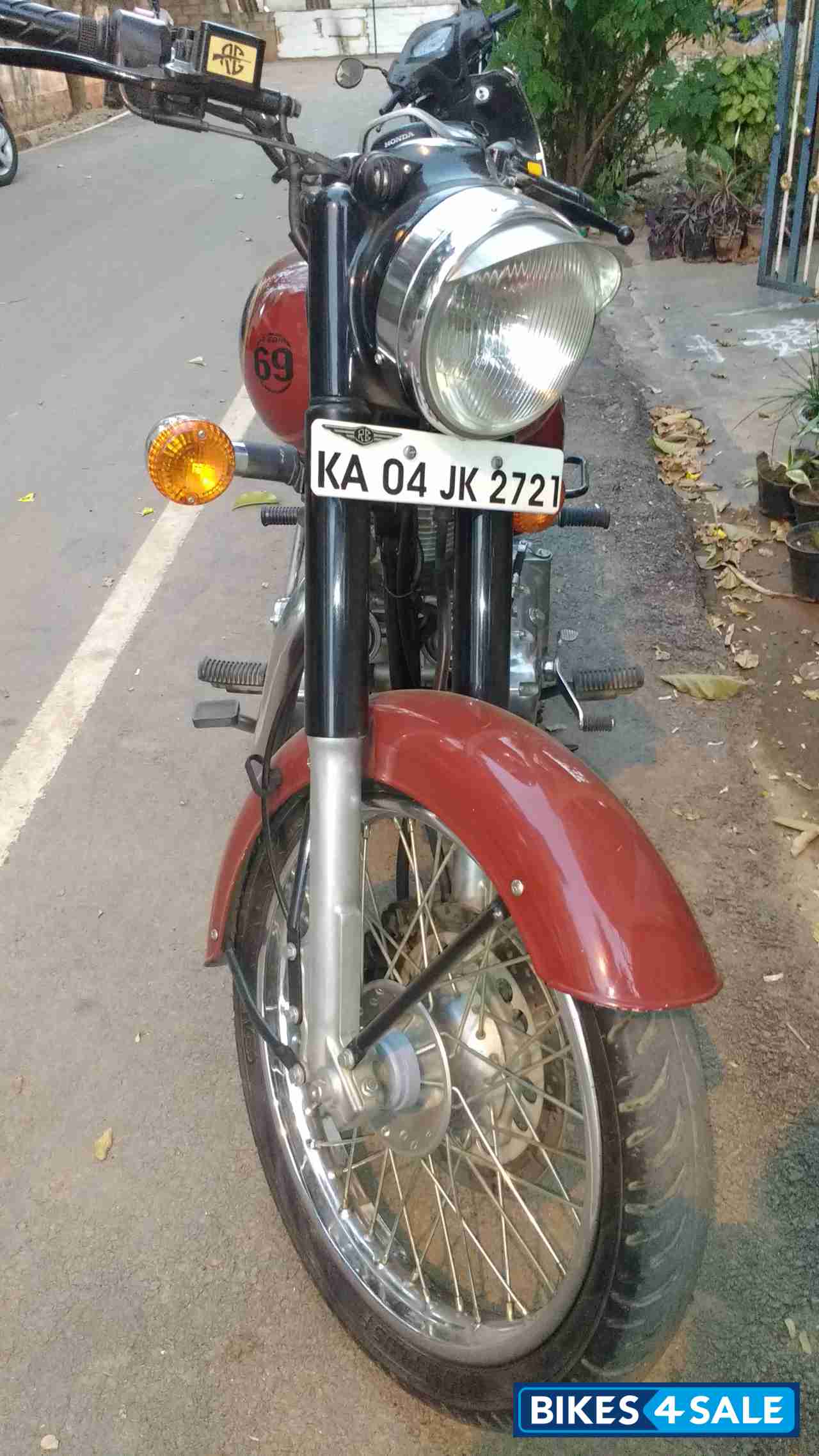 Red Royal Enfield Classic 350 Red Royal Enfield Classic 350