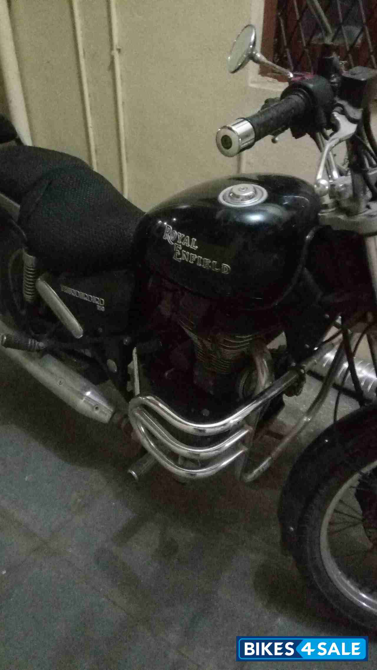 Black Royal Enfield Thunderbird 350