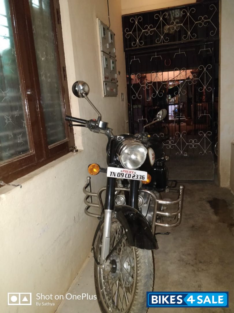 Black Royal Enfield Classic 350