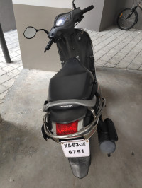 Black Honda Activa i