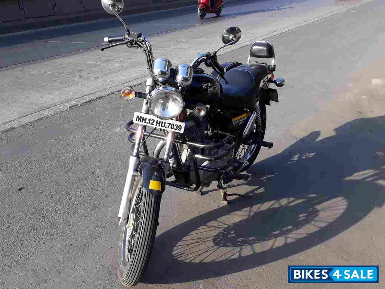 Black Royal Enfield Thunderbird TwinSpark 350