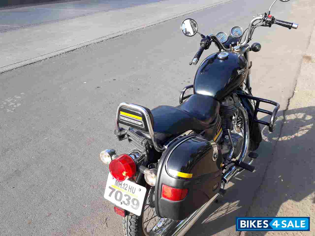 Black Royal Enfield Thunderbird TwinSpark 350