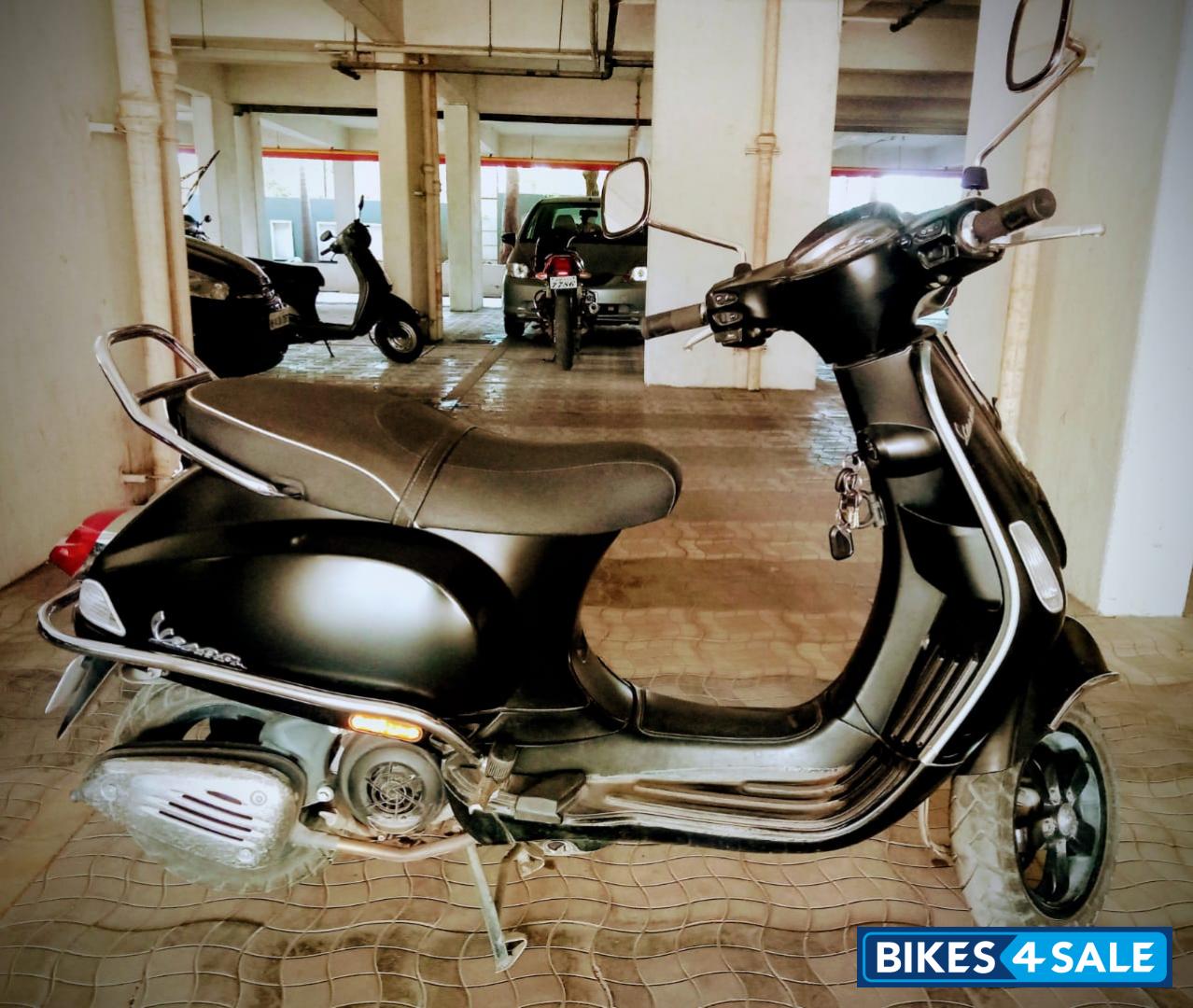 Black Vespa SXL 150