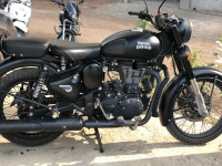 Royal Enfield Classic Stealth Black