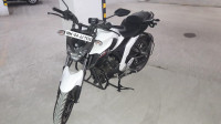 White Yamaha FZ25