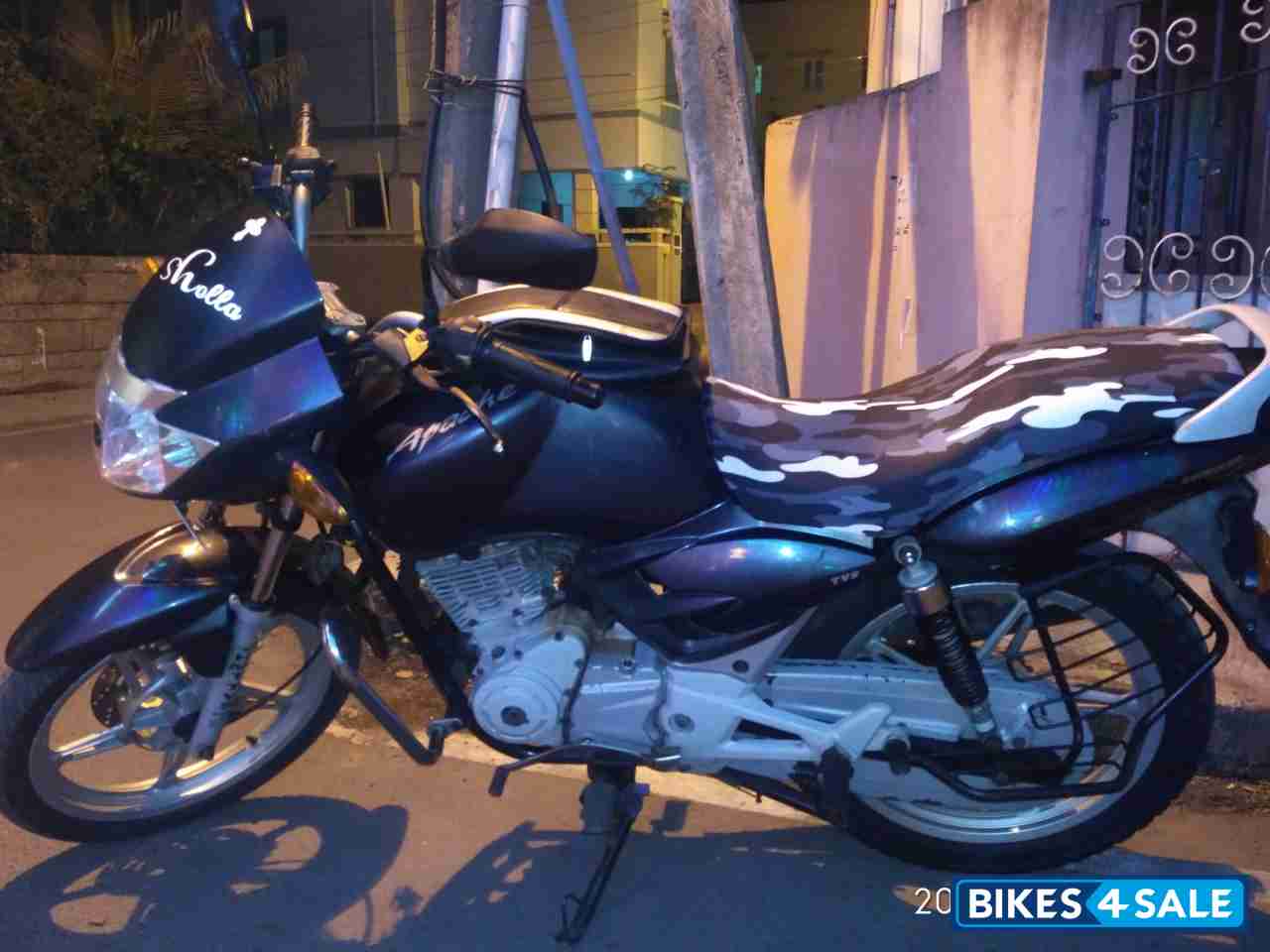 Black TVS Apache RTR 160