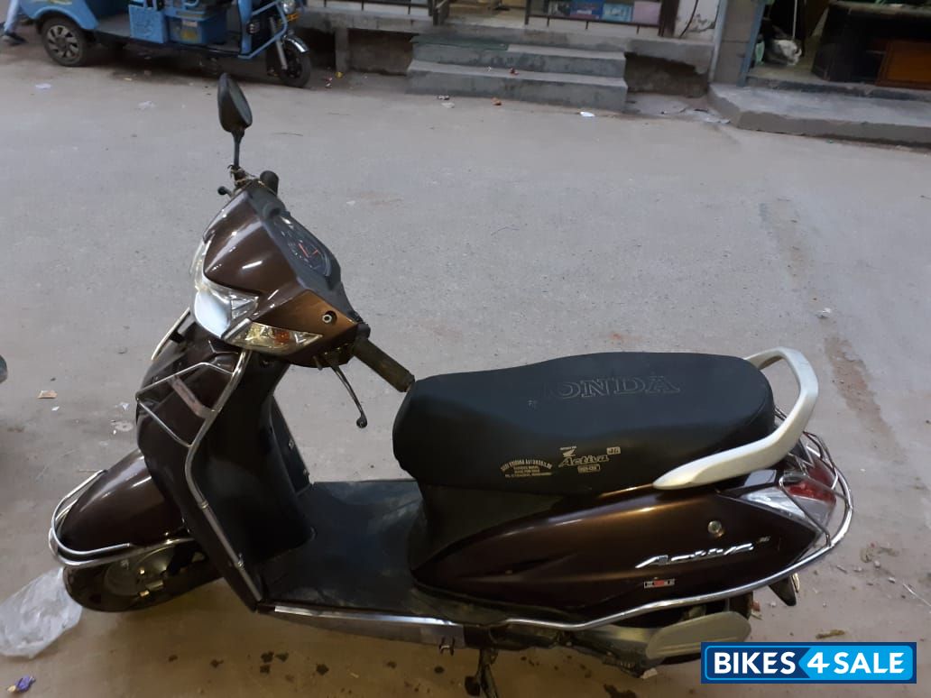 Brown Honda Activa 3G