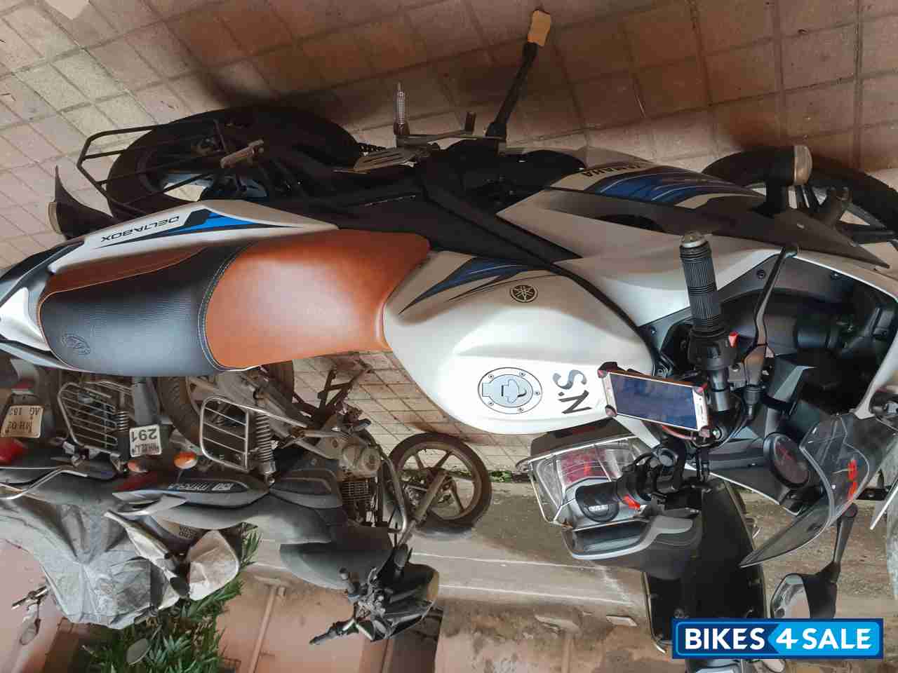 White Yamaha YZF R15 S White Yamaha YZF R15 S