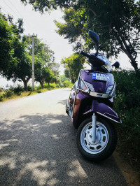 Burgundy Mahindra Gusto