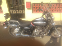 Black Bajaj Avenger Cruise 220