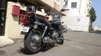Black Bajaj Avenger Cruise 220