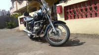 Black Bajaj Avenger Cruise 220