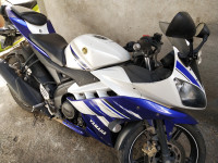 White Blue Yamaha YZF R15 V2