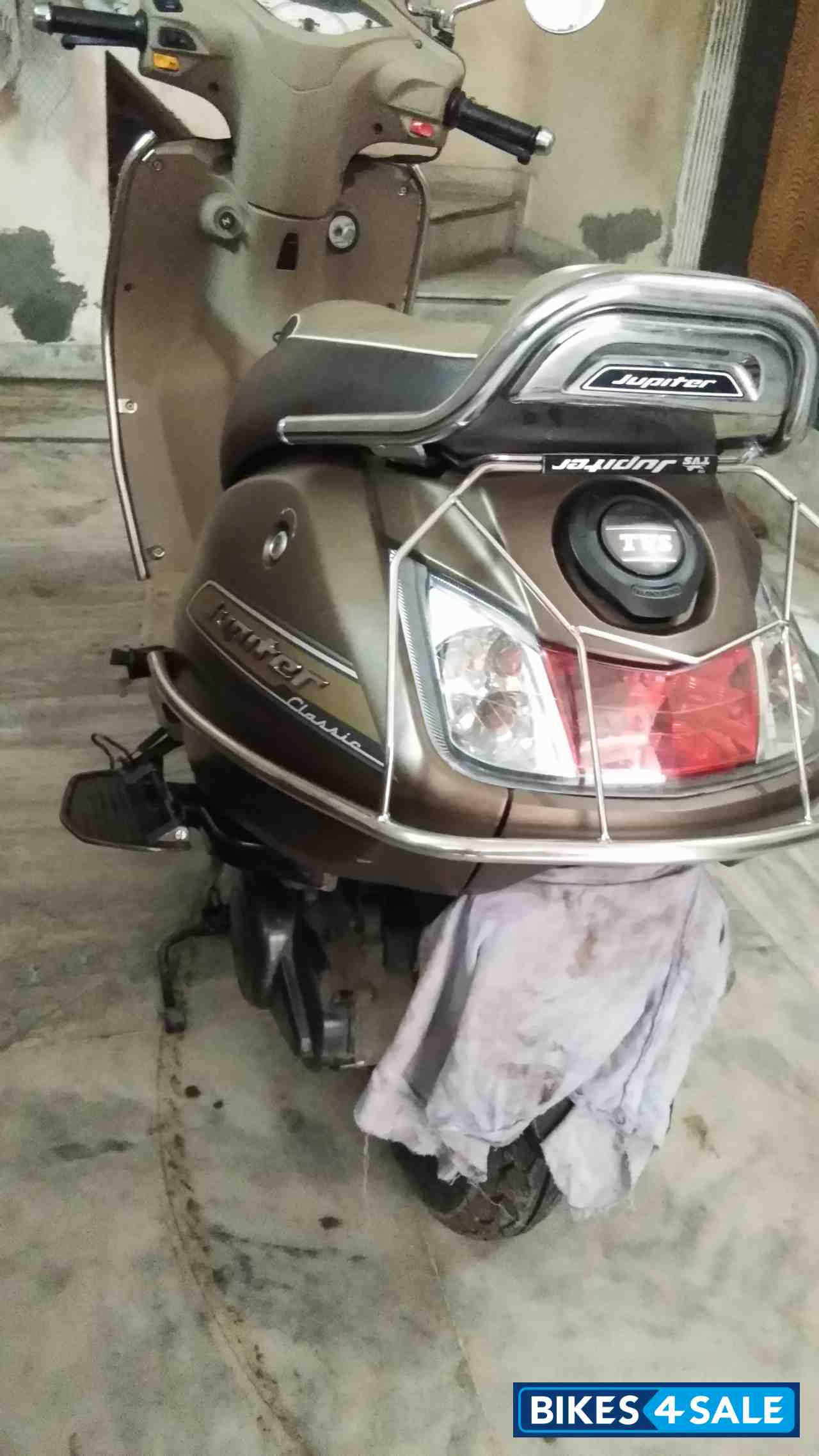 Brown TVS Jupiter Classic