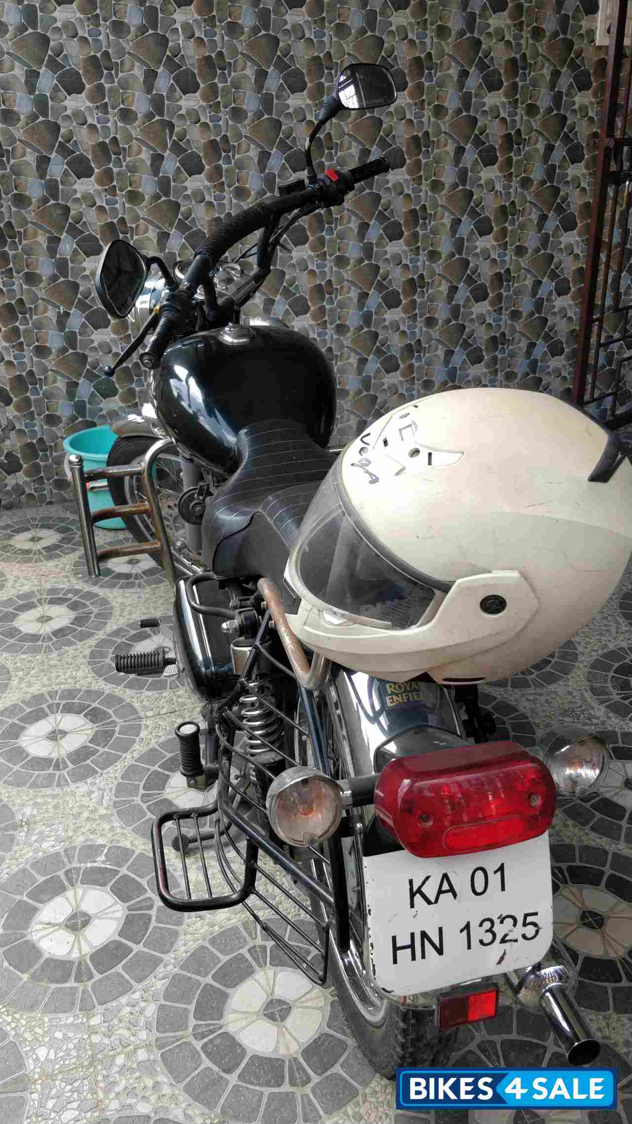 Black Royal Enfield Bullet Electra Twinspark
