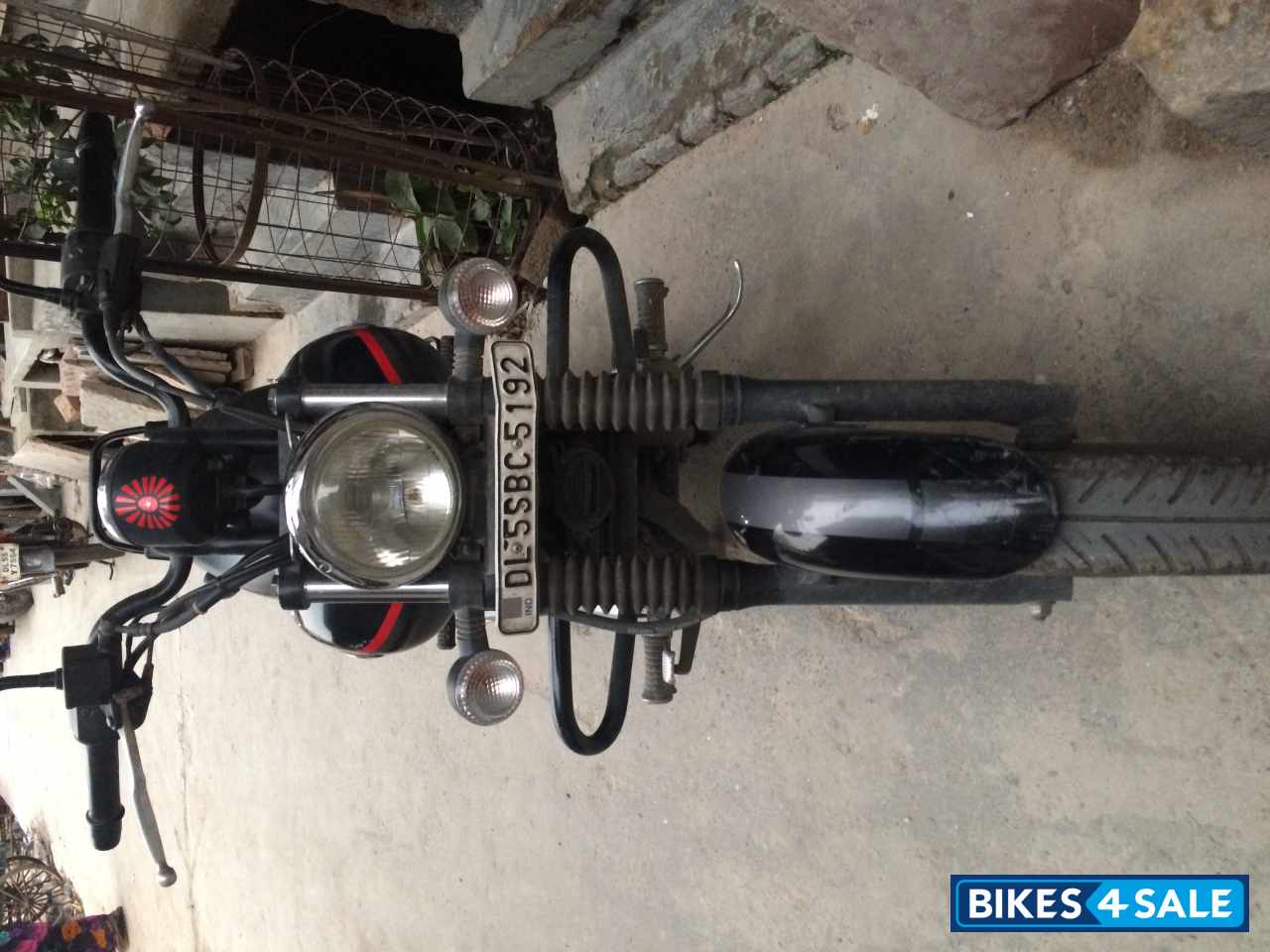 Black Red Bajaj Avenger Street 220 Black Red Bajaj Avenger Street 220