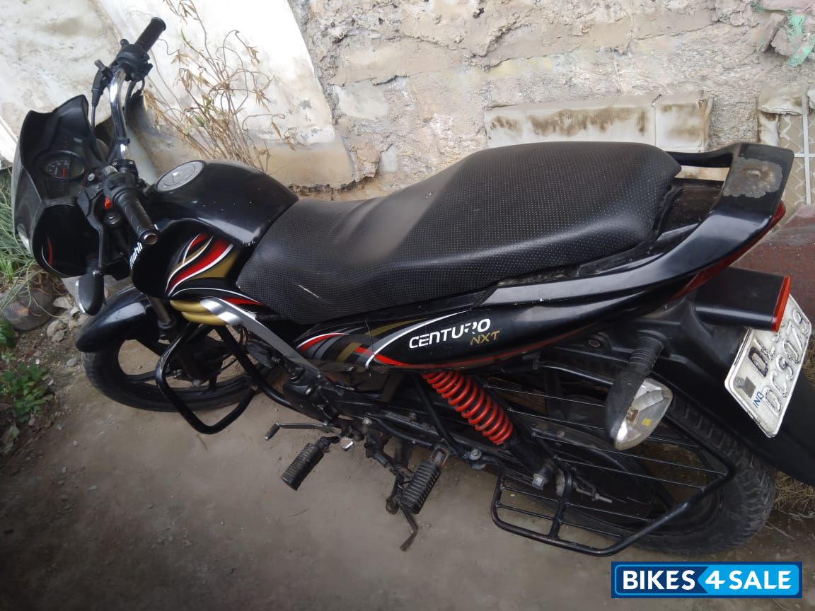 Black Mahindra Centuro NXT