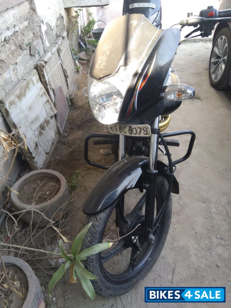 Black Mahindra Centuro NXT