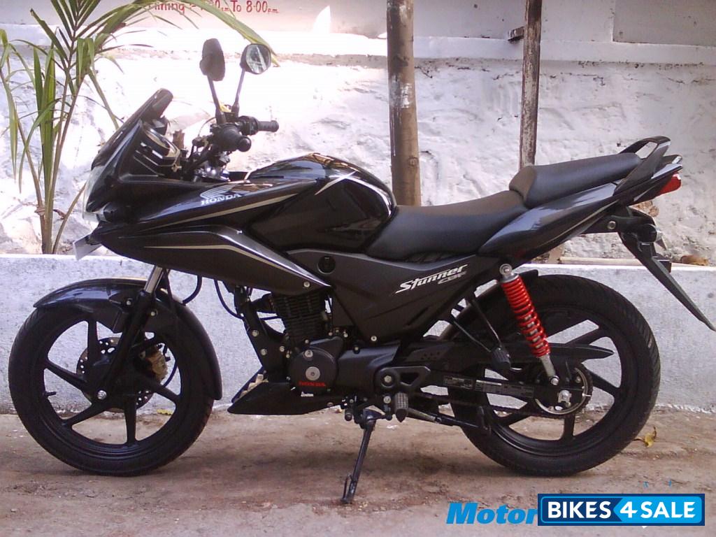 Black Honda CBF Stunner