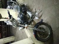 Black Bajaj Avenger 220 DTS-i