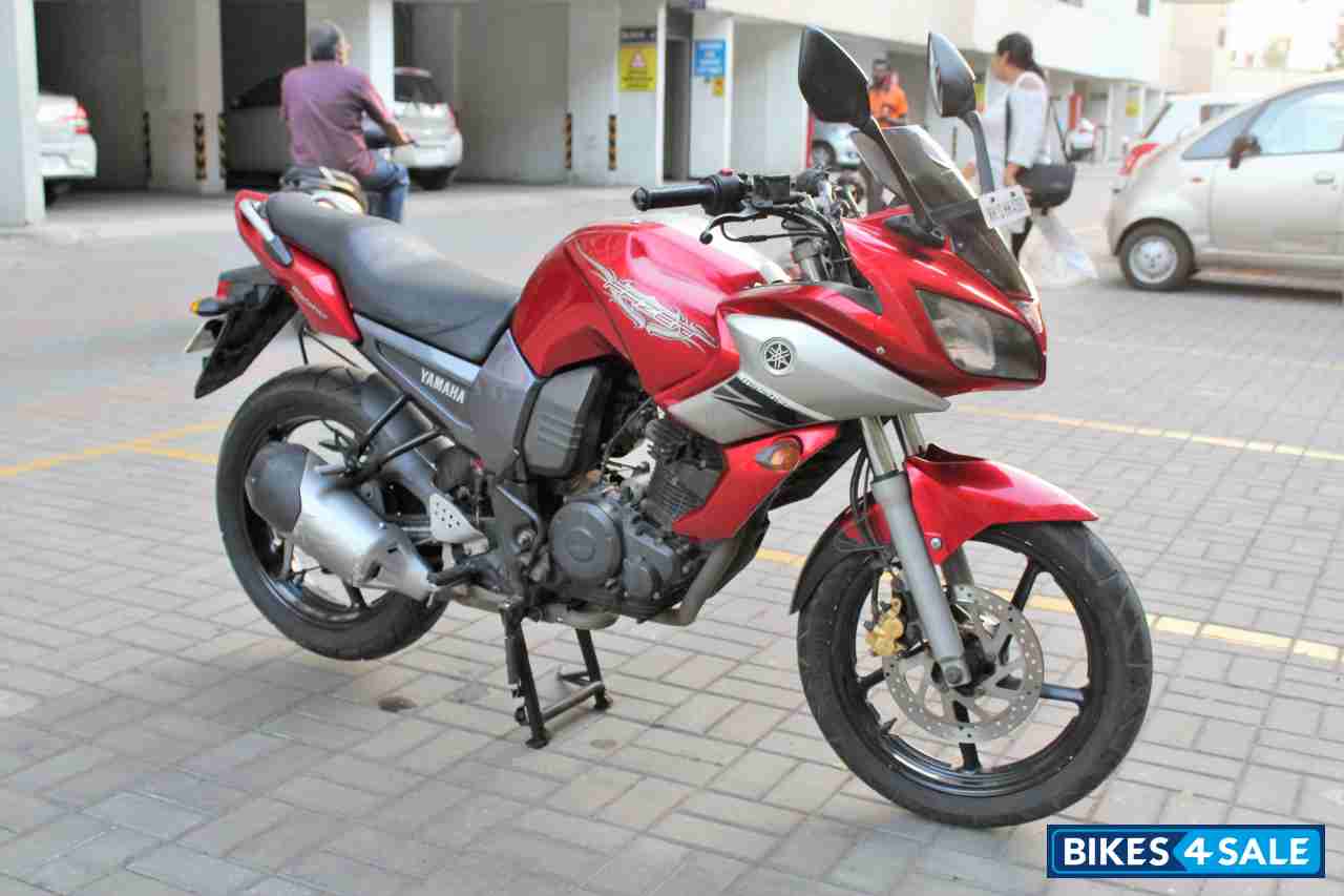 Red Yamaha Fazer
