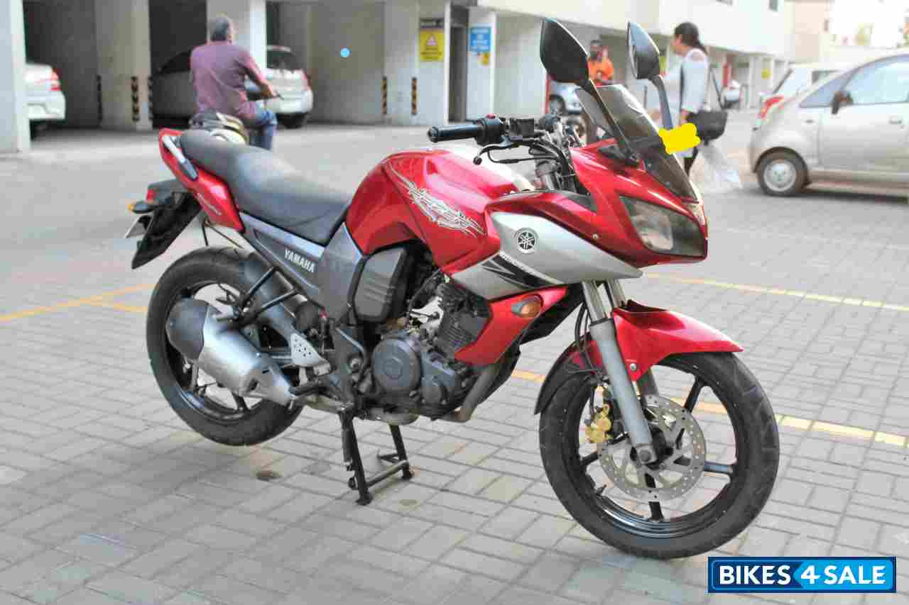 Red Yamaha Fazer