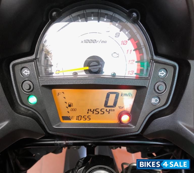 Black Kawasaki Versys 650