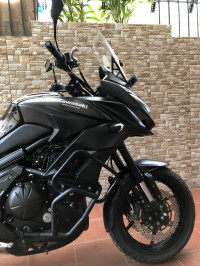 Black Kawasaki Versys 650