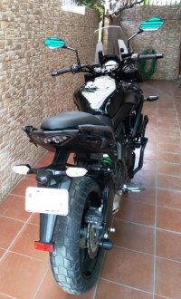 Black Kawasaki Versys 650