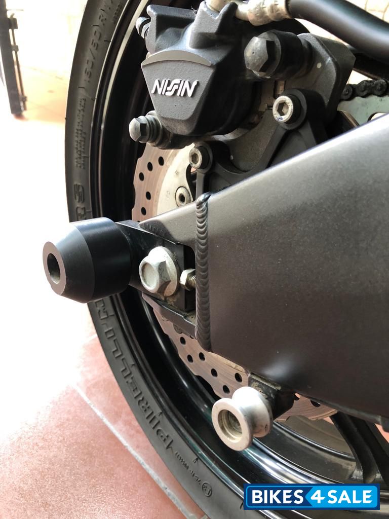 Black Kawasaki Versys 650