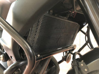 Black Kawasaki Versys 650