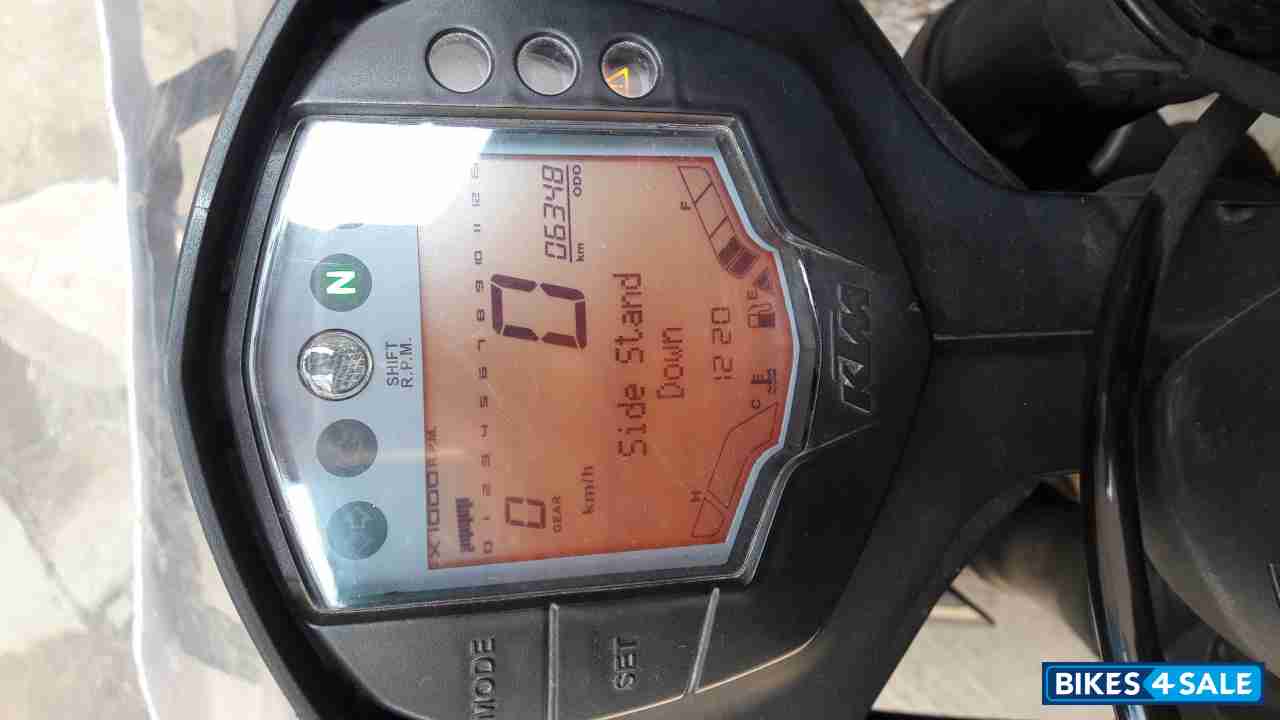 White With Orange KTM RC 200