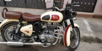 Royal Enfield Classic 500
