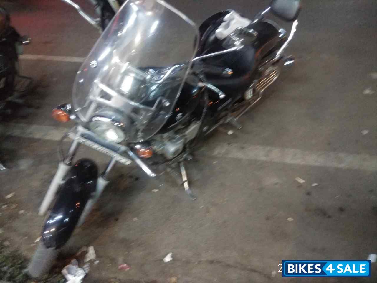 Bajaj Avenger 220 DTS-i