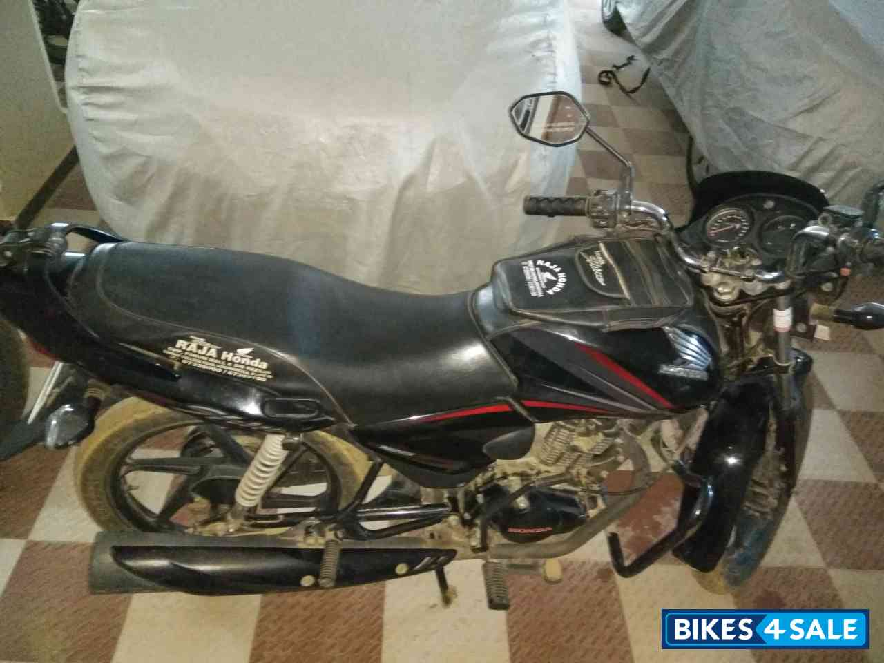 Black Honda CB Shine