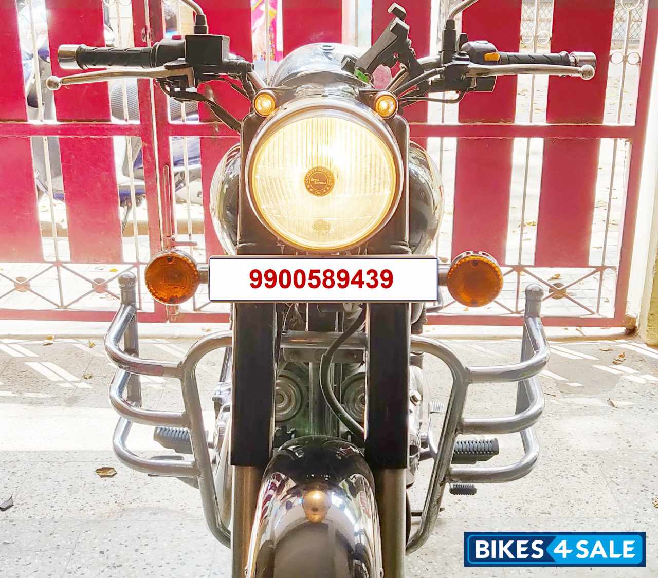 Black Royal Enfield Classic 500