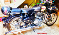 Black Royal Enfield Classic 500