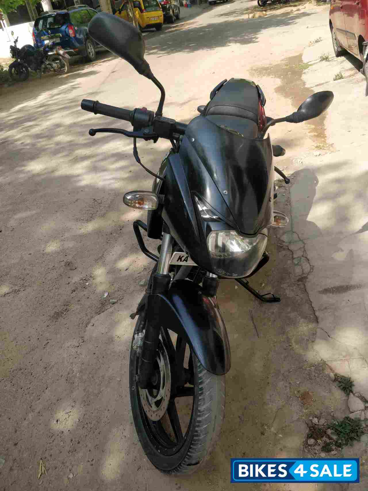Black Bajaj Pulsar 180 DTSi Black Bajaj Pulsar 180 DTSi