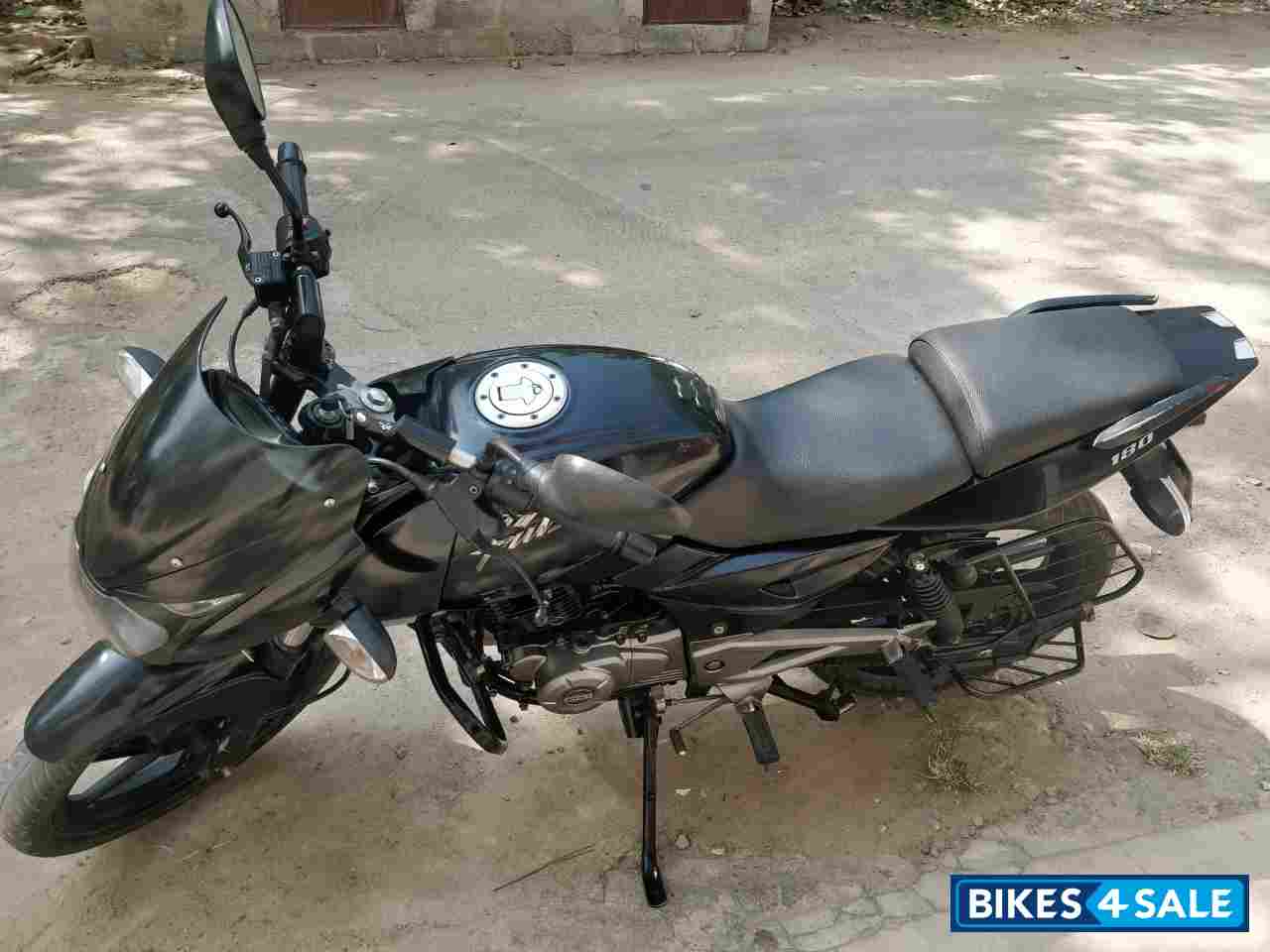Black Bajaj Pulsar 180 DTSi Black Bajaj Pulsar 180 DTSi