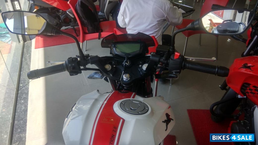 White TVS Apache RTR 200 4V ABS